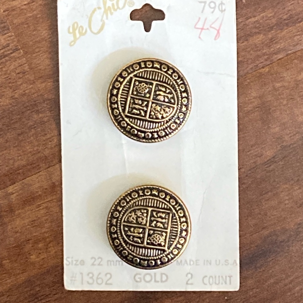Vintage Le Chic Heraldic Gold Buttons | 22mm | Set of 2